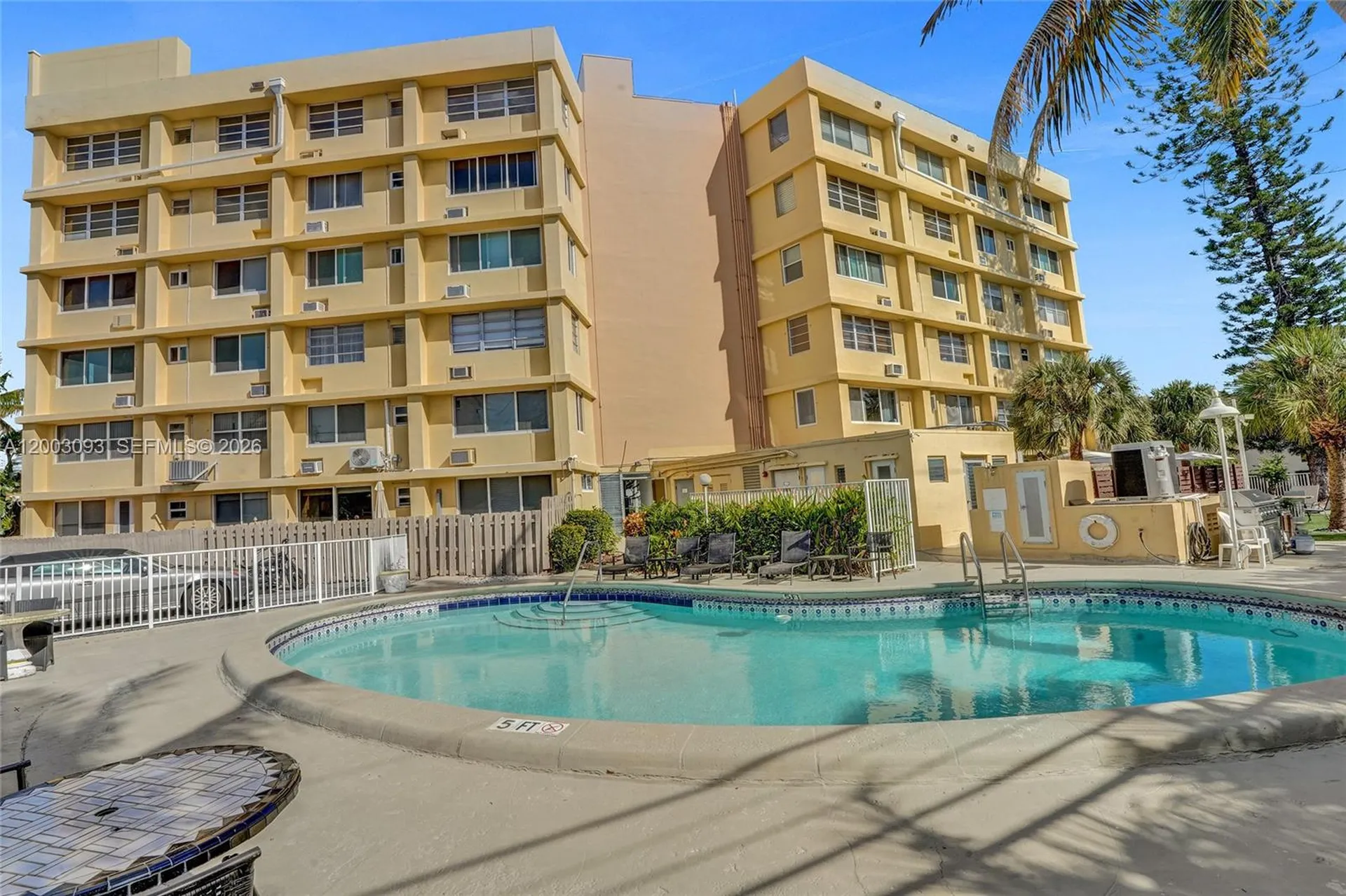 2400 NE 9th Street Fort Lauderdale FL 33304