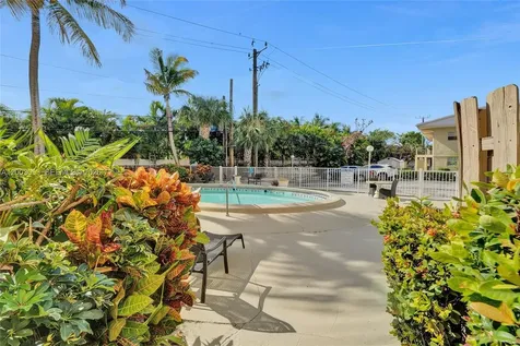 2400 NE 9th Street Fort Lauderdale FL 33304
