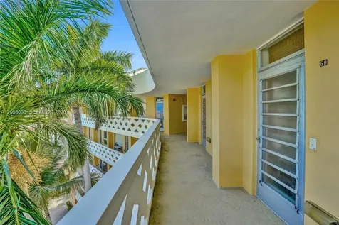2400 NE 9th Street Fort Lauderdale FL 33304