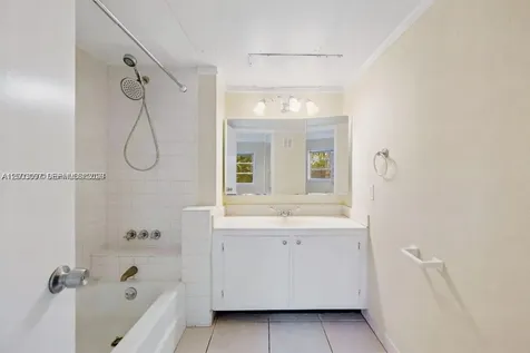 124 NE 19th Court Wilton Manors FL 33305