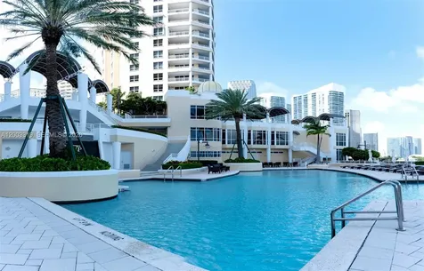 808 Brickell Key Drive Miami FL 33131
