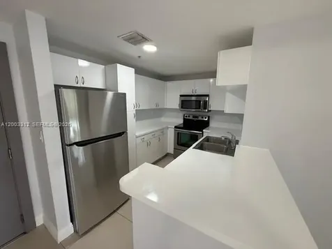 185 SE 14th Terrace Miami FL 33131