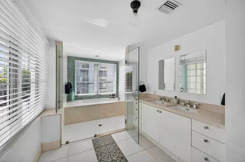 1250 Ocean Drive Miami Beach FL 33139