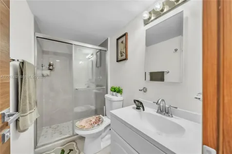 2201 S Ocean Drive Hollywood FL 33019