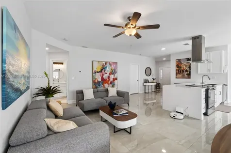 31 E Bentwater Circle Boynton Beach FL 33426