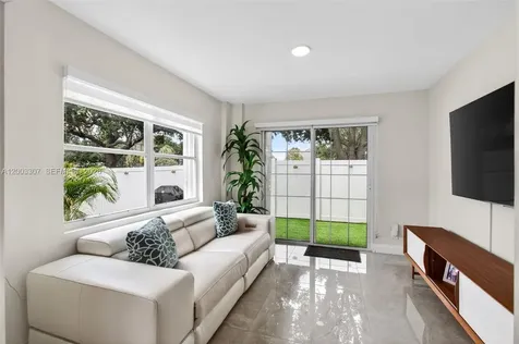 31 E Bentwater Circle Boynton Beach FL 33426