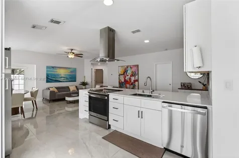 31 E Bentwater Circle Boynton Beach FL 33426