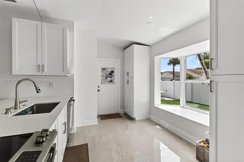 31 E Bentwater Circle Boynton Beach FL 33426
