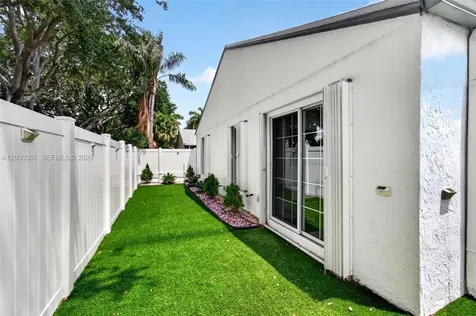 31 E Bentwater Circle Boynton Beach FL 33426