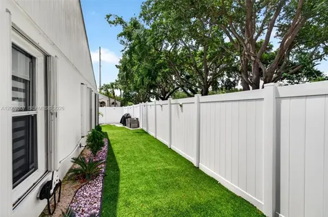 31 E Bentwater Circle Boynton Beach FL 33426