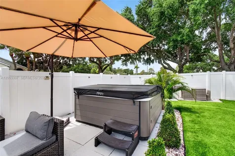 31 E Bentwater Circle Boynton Beach FL 33426