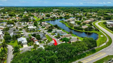 31 E Bentwater Circle Boynton Beach FL 33426