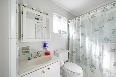 175 E 45th Street Hialeah FL 33013