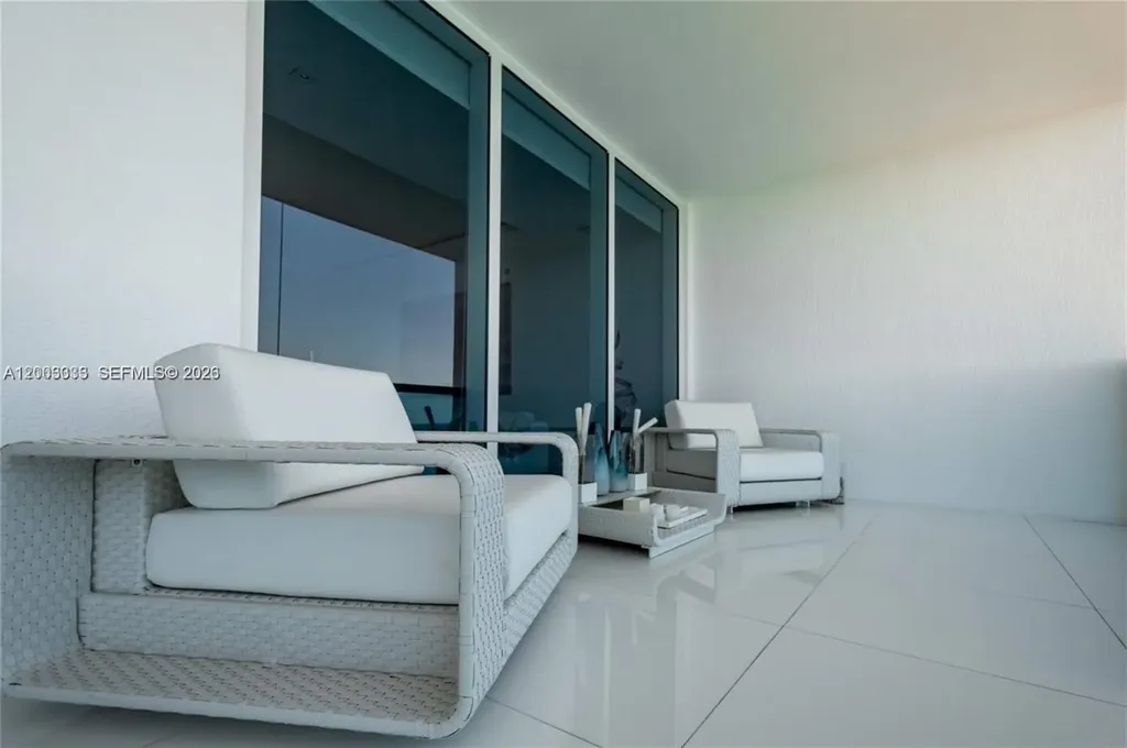 2711 S Ocean Drive Hollywood FL 33019