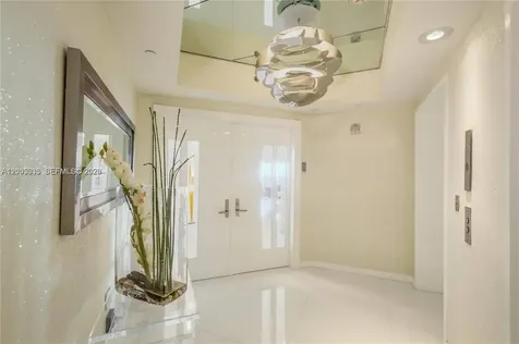 2711 S Ocean Drive Hollywood FL 33019