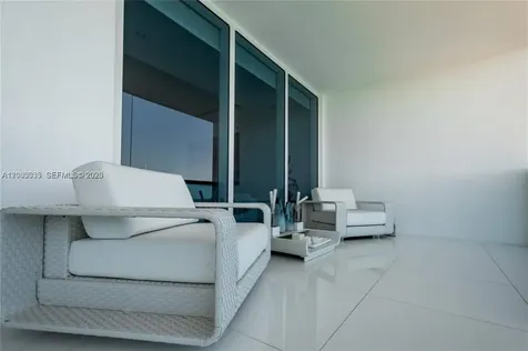 2711 S Ocean Drive Hollywood FL 33019