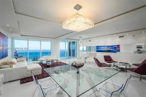 2711 S Ocean Drive Hollywood FL 33019