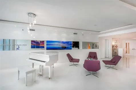 2711 S Ocean Drive Hollywood FL 33019