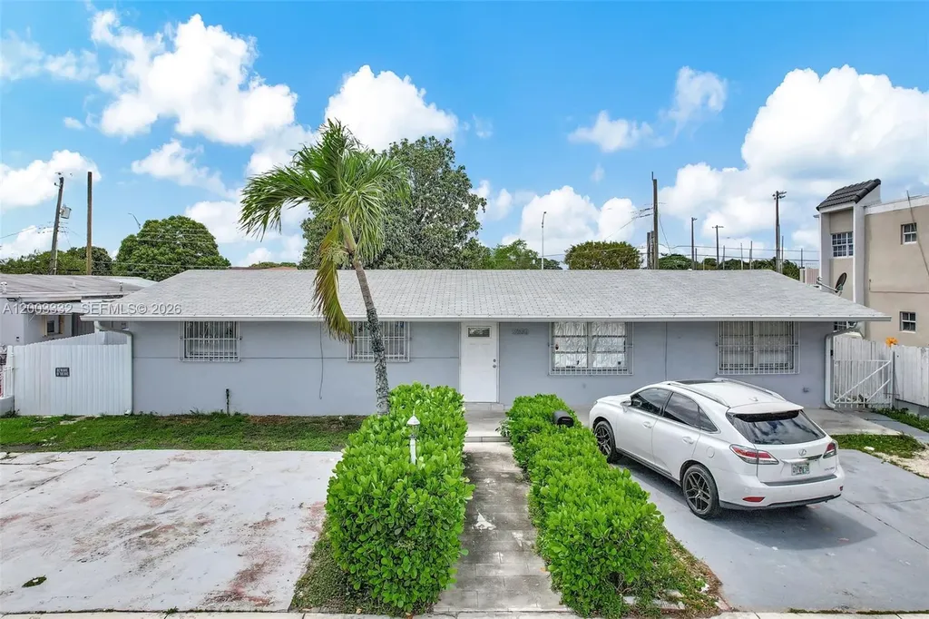 2650 W 8th Avenue Hialeah FL 33010