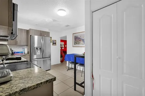 2650 W 8th Avenue Hialeah FL 33010
