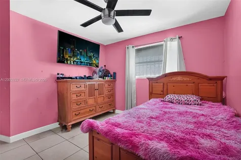 2650 W 8th Avenue Hialeah FL 33010