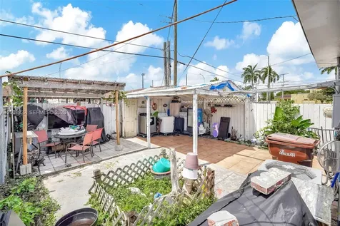 2650 W 8th Avenue Hialeah FL 33010