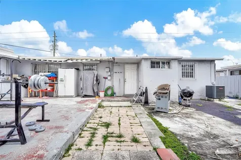 2650 W 8th Avenue Hialeah FL 33010