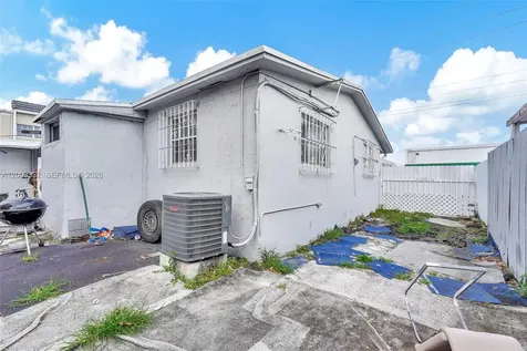 2650 W 8th Avenue Hialeah FL 33010