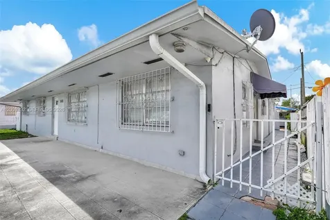 2650 W 8th Avenue Hialeah FL 33010