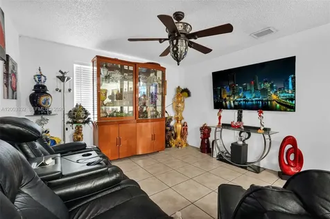 2650 W 8th Avenue Hialeah FL 33010
