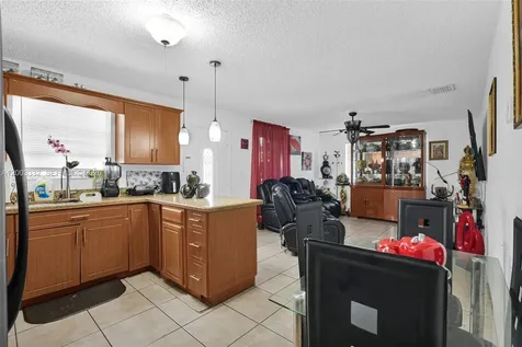 2650 W 8th Avenue Hialeah FL 33010