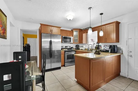 2650 W 8th Avenue Hialeah FL 33010