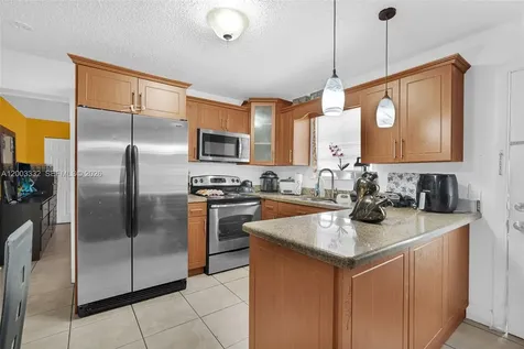 2650 W 8th Avenue Hialeah FL 33010