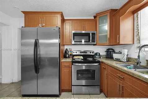 2650 W 8th Avenue Hialeah FL 33010
