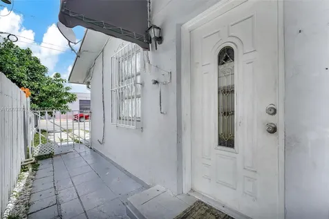 2650 W 8th Avenue Hialeah FL 33010