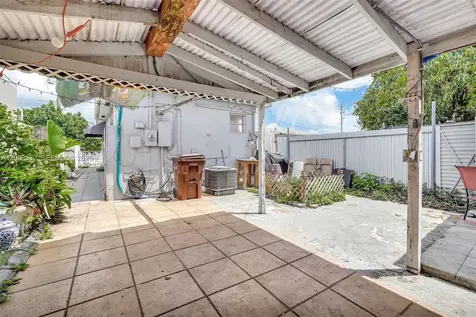 2650 W 8th Avenue Hialeah FL 33010