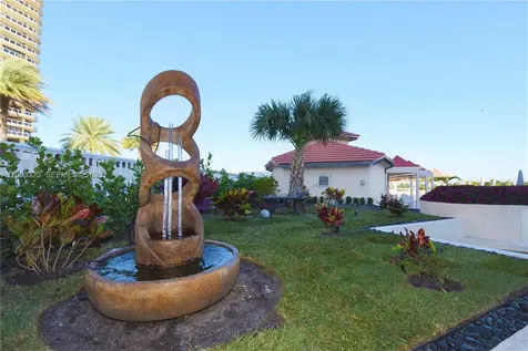 20185 E Country Club Drive Aventura FL 33180