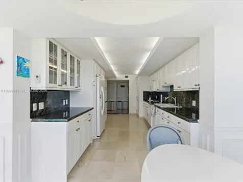 600 Grapetree Drive Key Biscayne FL 33149