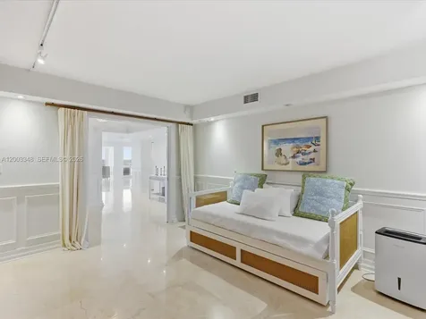 600 Grapetree Drive Key Biscayne FL 33149