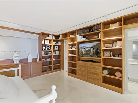 600 Grapetree Drive Key Biscayne FL 33149