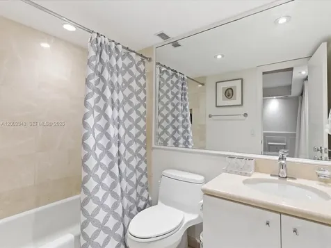 600 Grapetree Drive Key Biscayne FL 33149