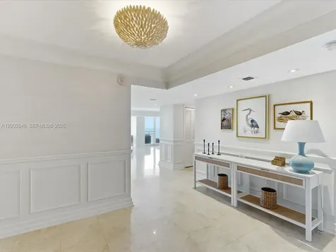 600 Grapetree Drive Key Biscayne FL 33149