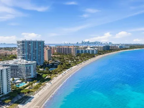 600 Grapetree Drive Key Biscayne FL 33149