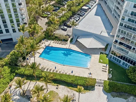 600 Grapetree Drive Key Biscayne FL 33149