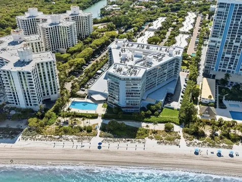 600 Grapetree Drive Key Biscayne FL 33149