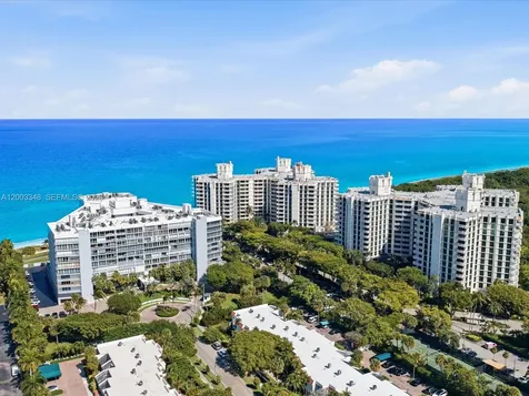 600 Grapetree Drive Key Biscayne FL 33149