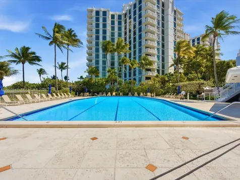 600 Grapetree Drive Key Biscayne FL 33149