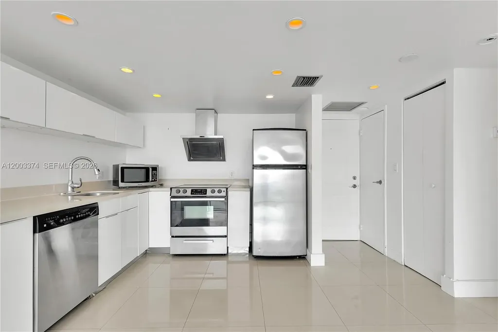 100 Bayview Drive Sunny Isles Beach FL 33160