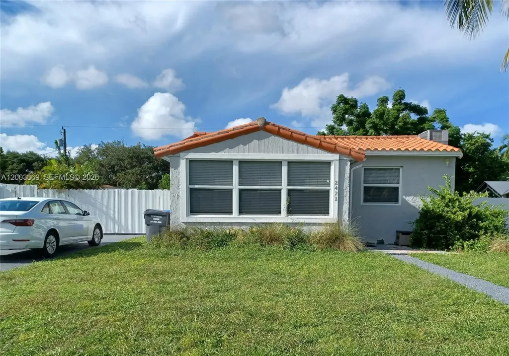 2471 Dewey Street Hollywood FL 33020