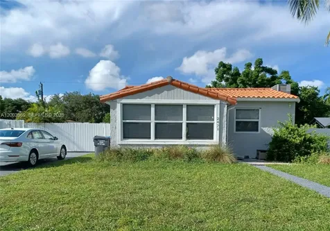2471 Dewey Street Hollywood FL 33020